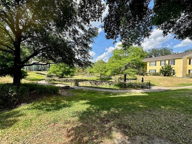 Building Photo - 2053 Dixie Belle Dr