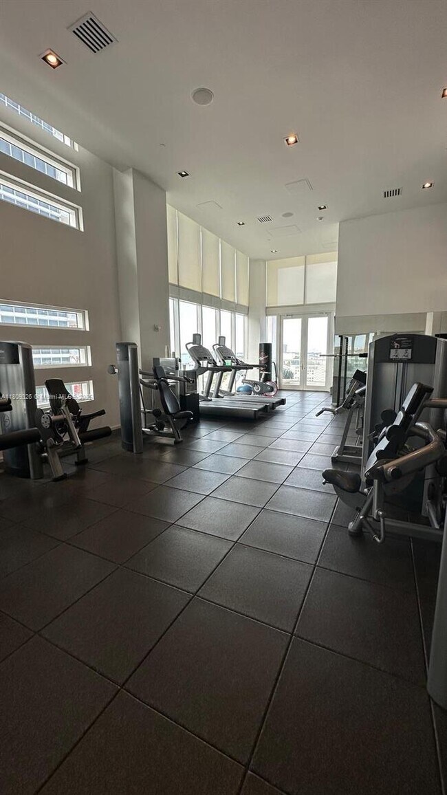 Building Photo - 1040 Biscayne Blvd