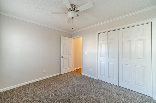 Building Photo - 231 Windermere Dr