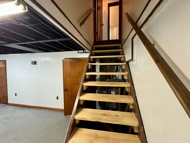 Building Photo - Charming 2-Bed 1-Bath Home in Avalon!