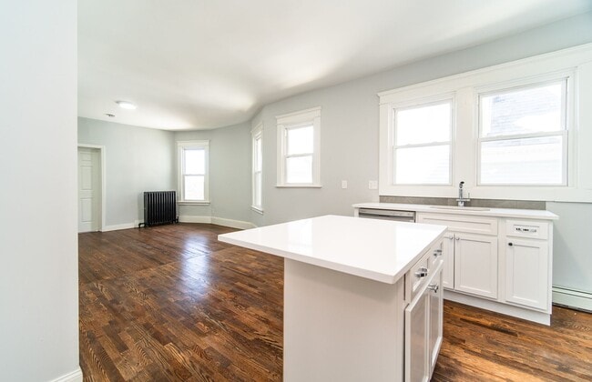 Building Photo - 83 Division St