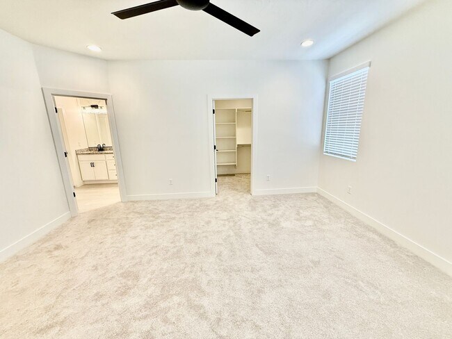 Building Photo - Adorable 3-BR Home In The Heart of Washington