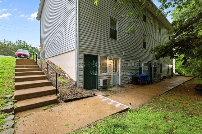 Building Photo - 1240 Saline Rd