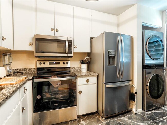 Building Photo - 322 Timber Lake Dr