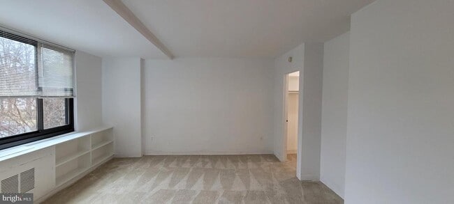 Building Photo - 1011 Arlington Blvd