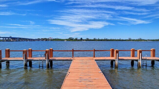 Building Photo - 2840 S Ocean Blvd