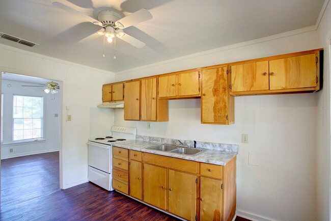 Building Photo - Affordable 2-Bedroom, 1-Bath Home for Leas...