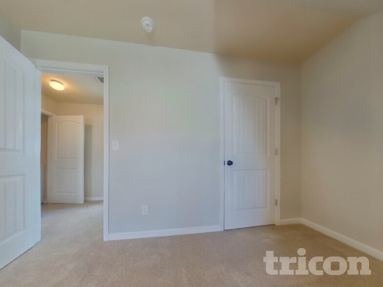 Building Photo - 33 Berwick Way