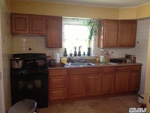 Building Photo - 64 Bennett Ave