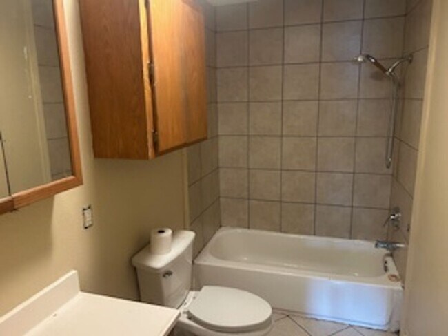 Building Photo - 3 bedroom, 1 bath house (pictures coming soon)