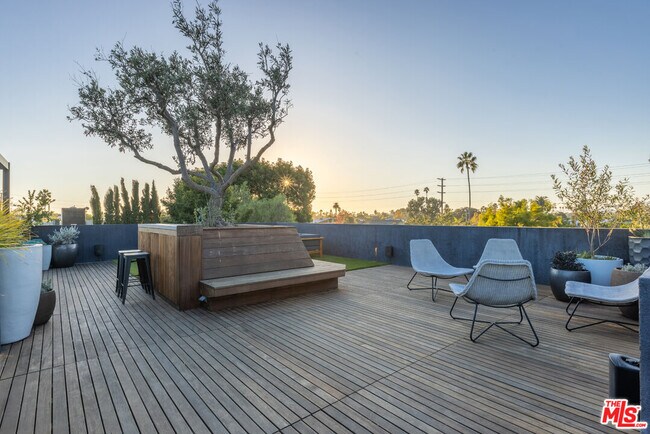 Building Photo - 746 Marco Pl