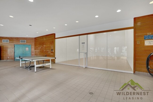 Building Photo - Summer Rental  -Timber Ridge Condo - Cozy 1 Bedroom/1 Bath w/Fireplace and Pull-out couch