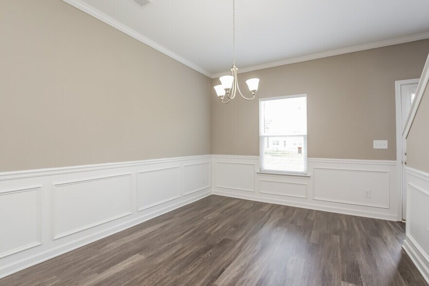 Building Photo - 737 Fieldcrest Dr
