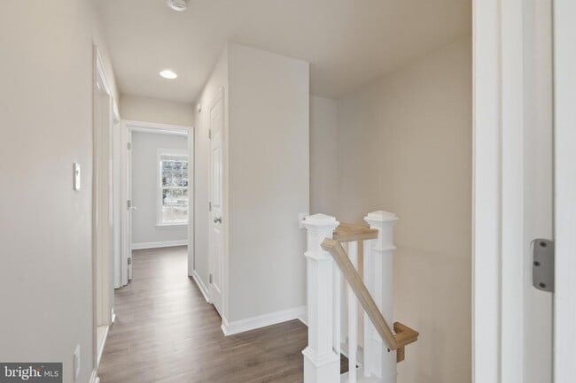 Building Photo - 5504 Sacramento Mews Pl