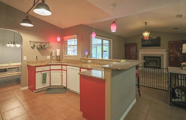 Building Photo - 205 Gerona Rd