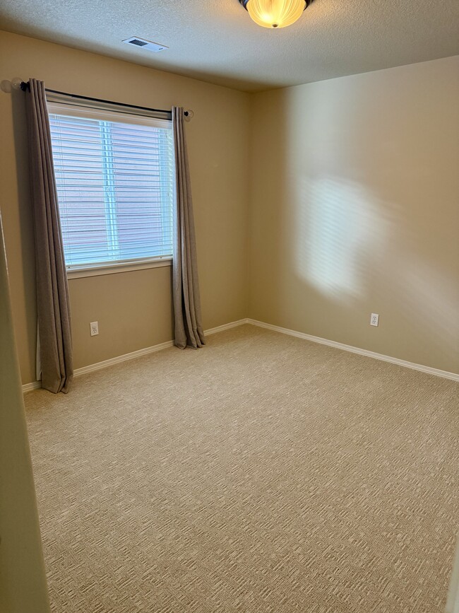 Building Photo - 20565 Sun Meadow Way