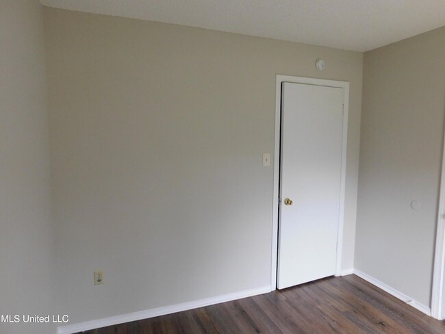 Building Photo - 5431 Nail Rd