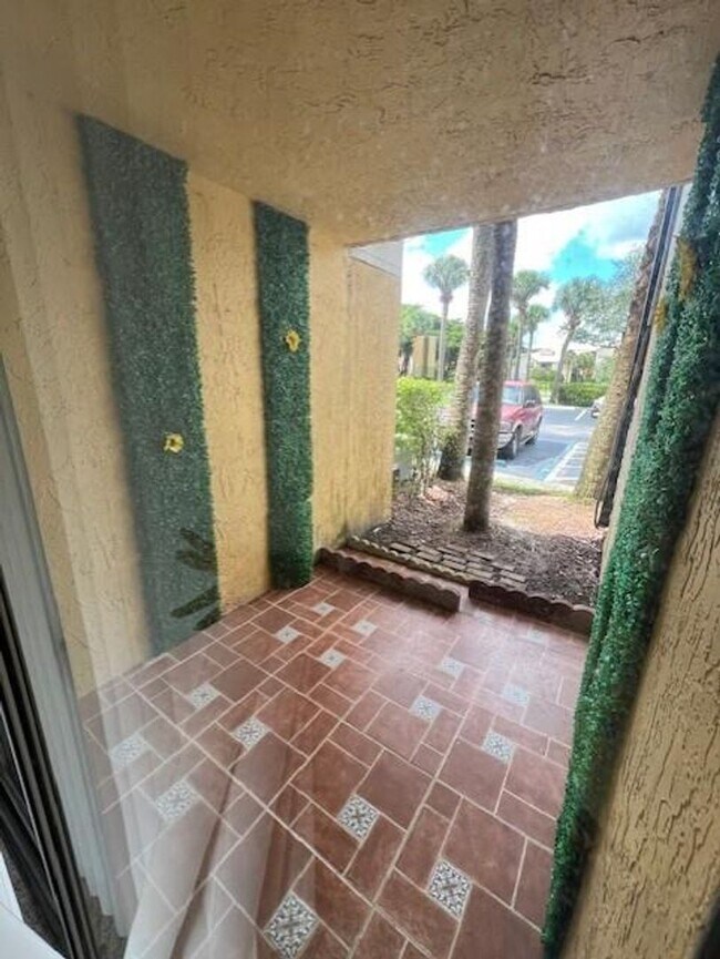 Building Photo - 7630 Westwood Dr
