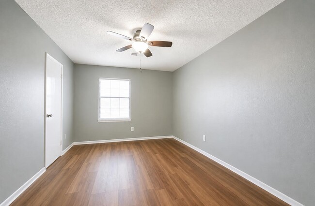 Building Photo - 3728 Autumn Ln