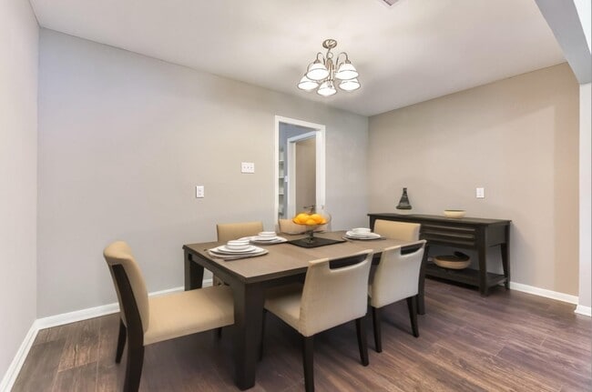 Building Photo - 4902 Pershing St