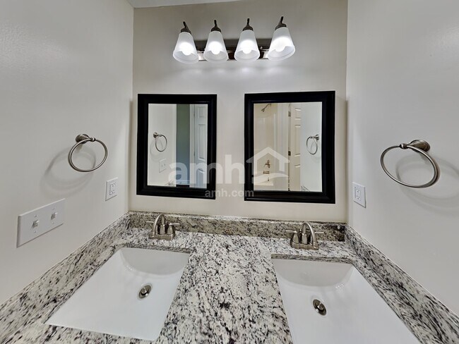 Building Photo - 515 Stetson Ct