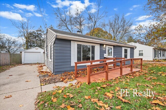 Primary Photo - 1728 Mason St NE