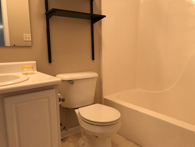 Building Photo - 513 Meadowland Ct