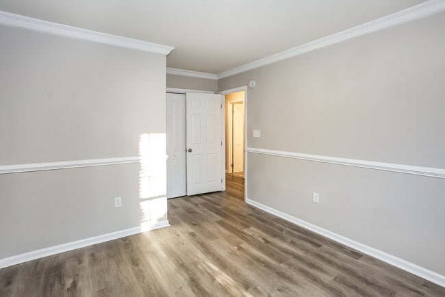 Building Photo - 7825 Elm Tree Ln