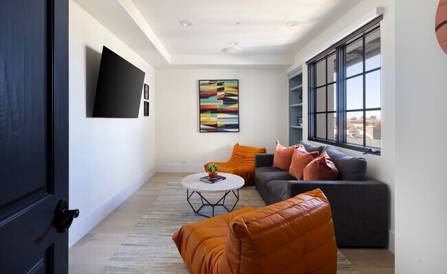 Building Photo - 260 Evening Canyon Rd