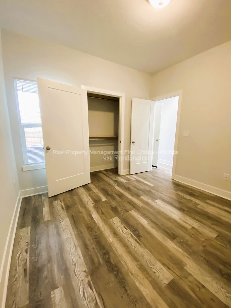 Building Photo - 5474 N Colburn Ct