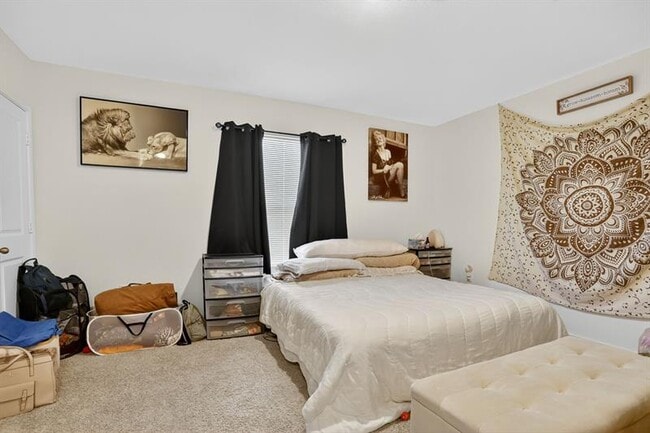 Building Photo - 376 NW 8th Ct