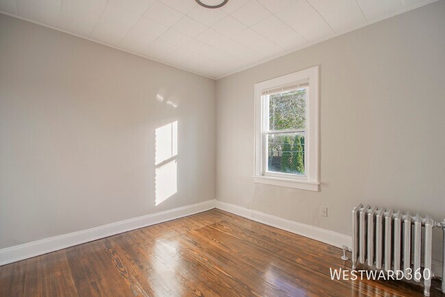 Building Photo - 4011 Elm St