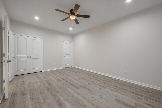 Building Photo - 2528 S Texas Ave