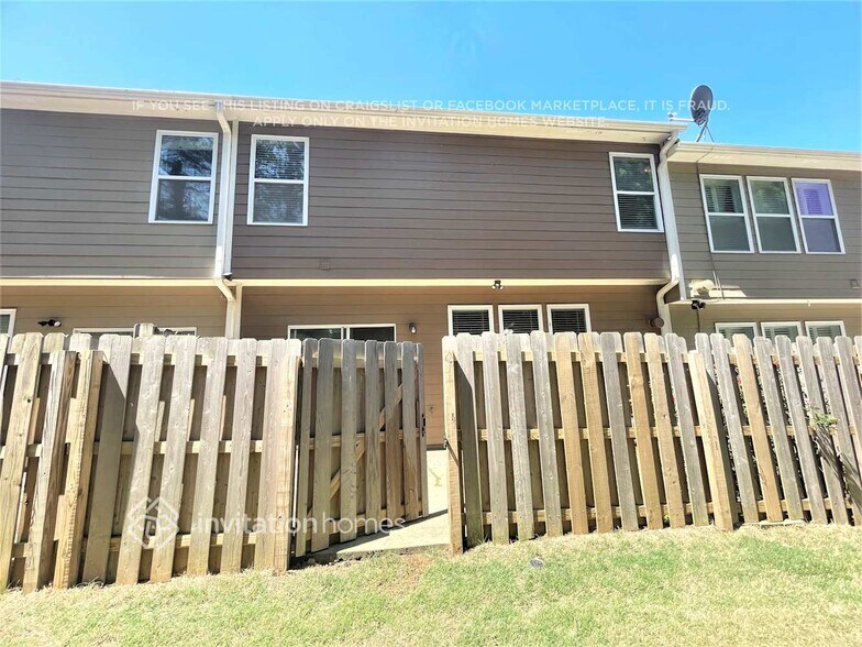 Building Photo - 1905 Lake Heights Cir NW
