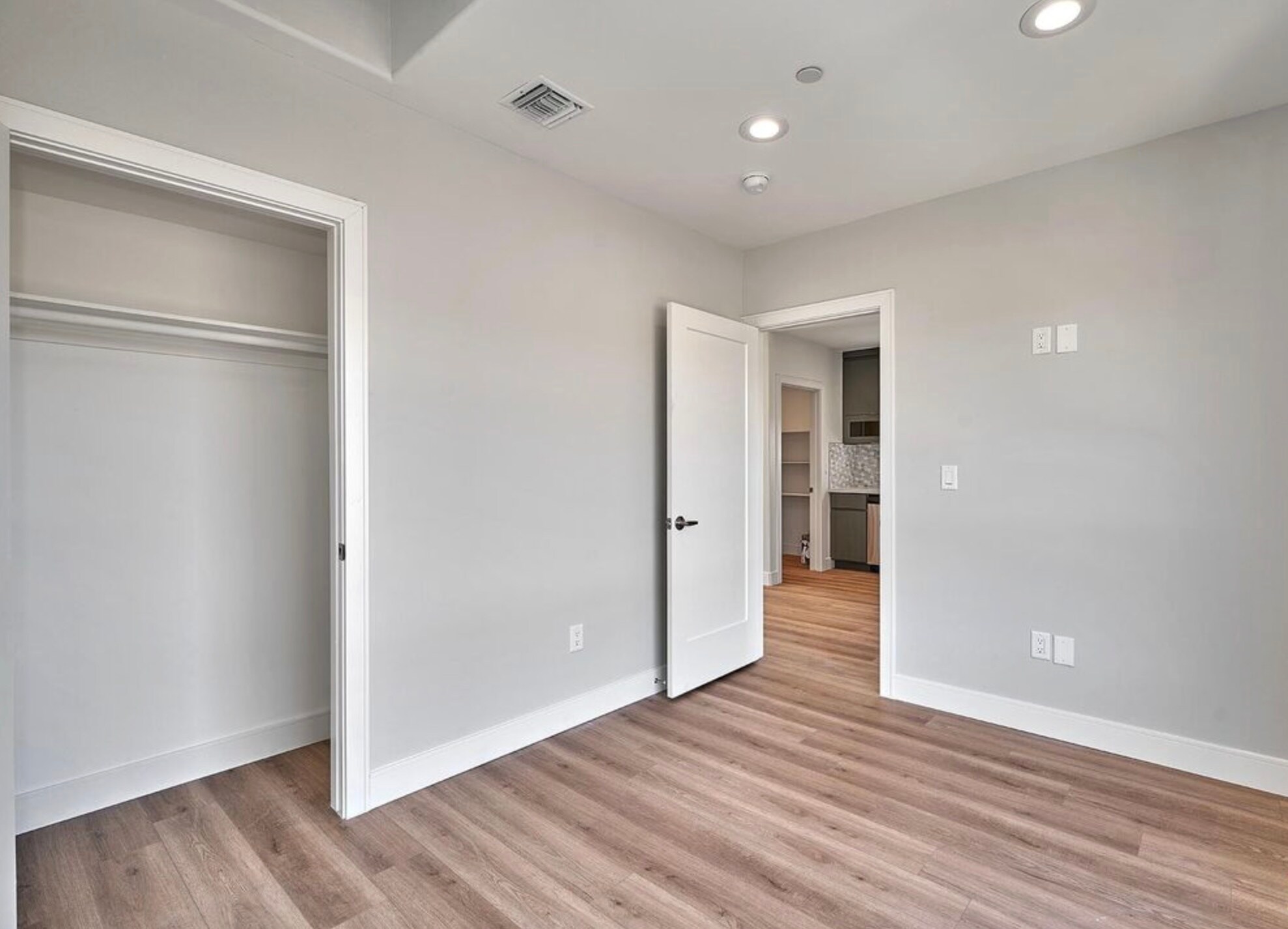 Building Photo - 4507 Lomita St