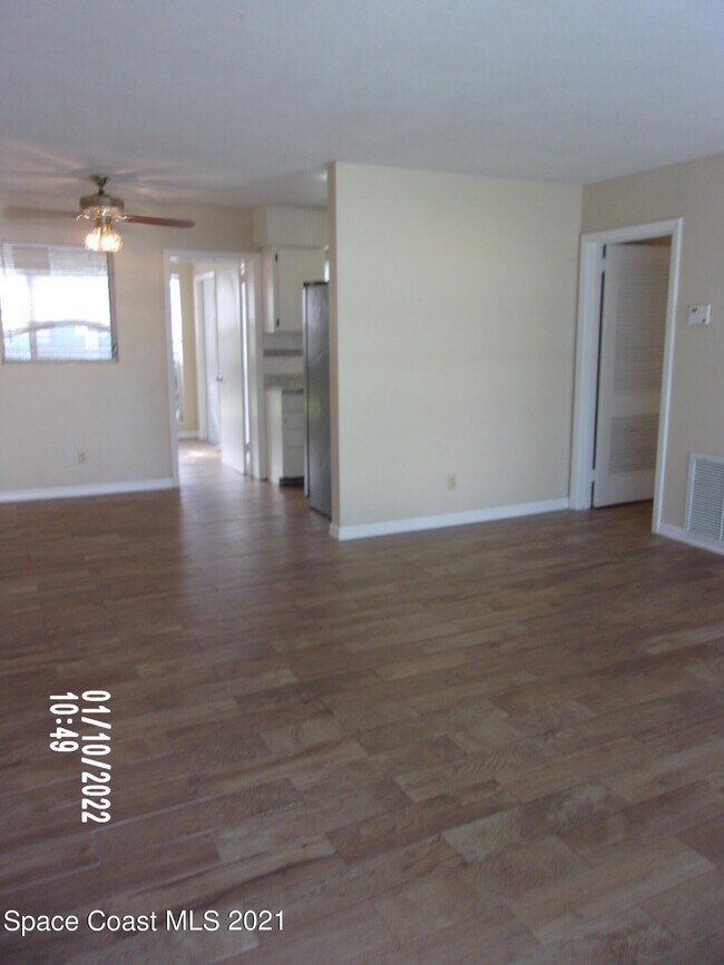Building Photo - 1105 Myrtle Ln