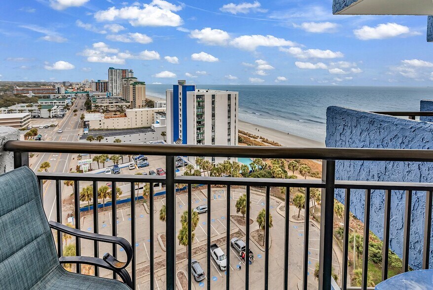 Building Photo - 2001 S Ocean Blvd