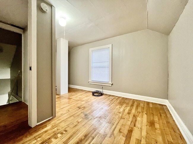 Building Photo - Three Bedroom Home in Muskegon