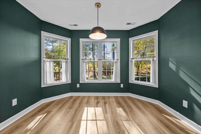 Building Photo - 43 S Lakeshore Dr