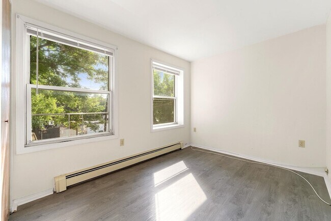 Building Photo - 338 Johnston Ave