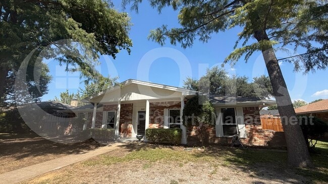 Building Photo - 208 Glenwick Pl