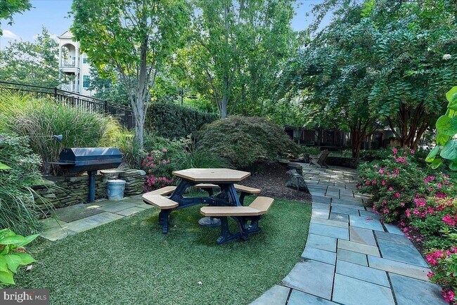 Building Photo - 4663 Kirkland Pl
