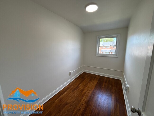 Building Photo - 1925 Jasmine Rd