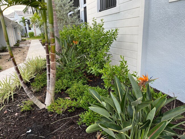 Building Photo - Heritage Landing Golf & Country Club - Win...