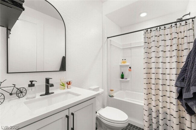 Building Photo - 6 Sun Lily Ln