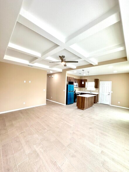 Building Photo - 2915 W Sandlewood St