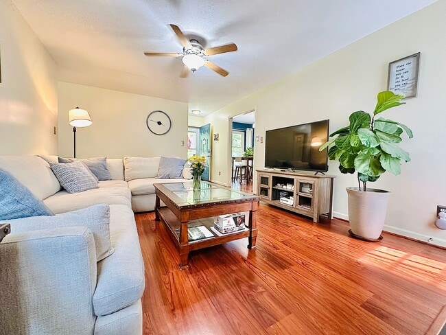 Building Photo - Beautiful 3 Bed, 2 Bath Home by Nature Preserve