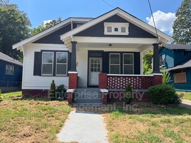 Primary Photo - 1131 Rozelle St