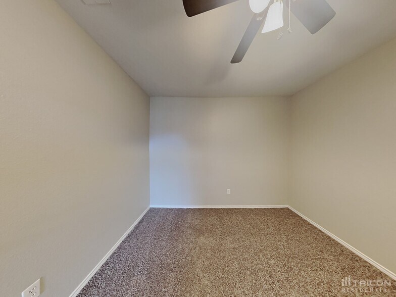 Building Photo - 1106 Sage Brush Tr