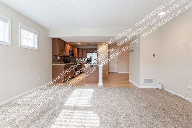 Building Photo - 9145 Greenspire Dr